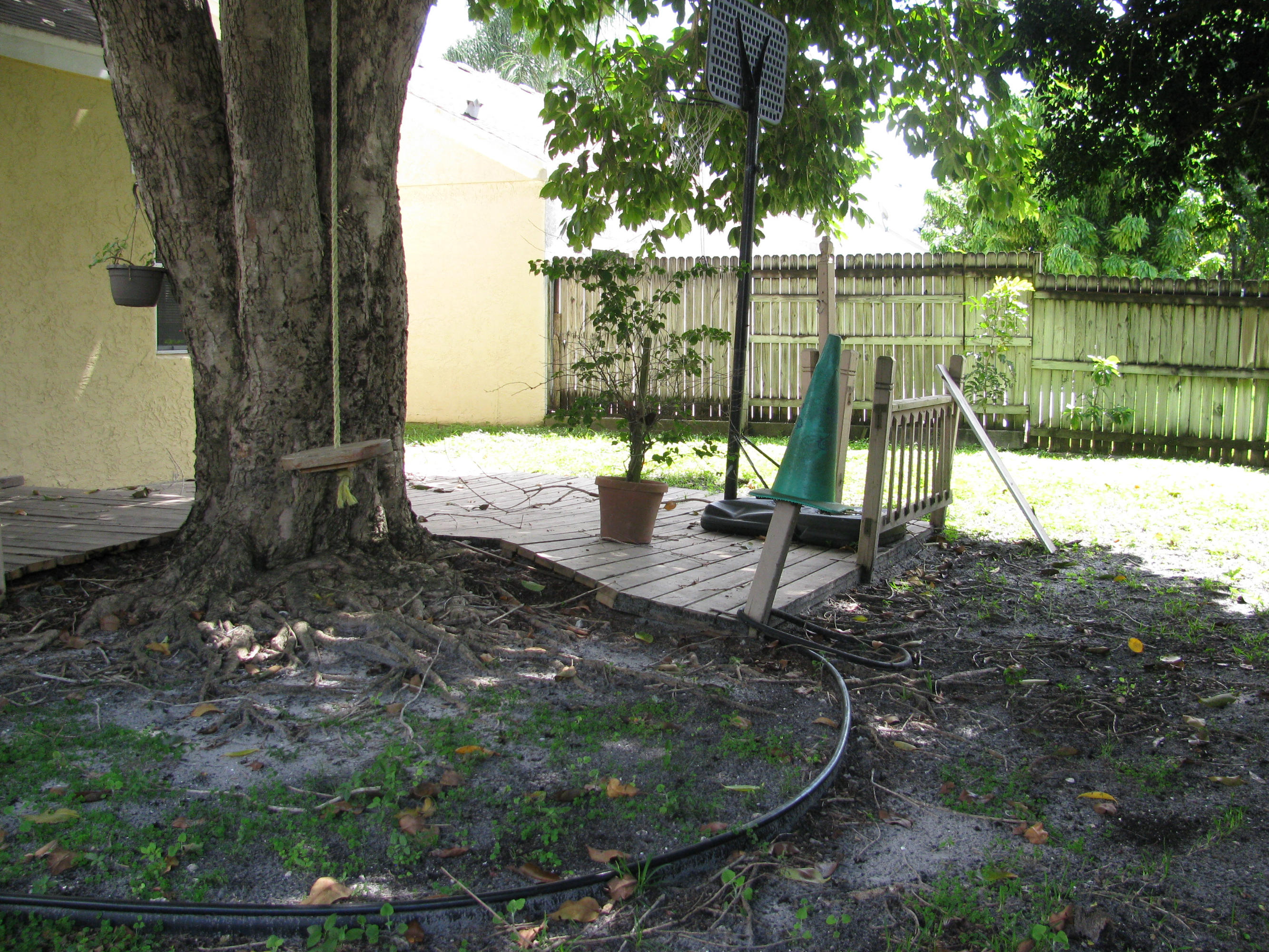 23205 Old Inlet Bridge Drive Boca Raton, FL 33433 - Photo 17 of 17 23205 fenced in back yard