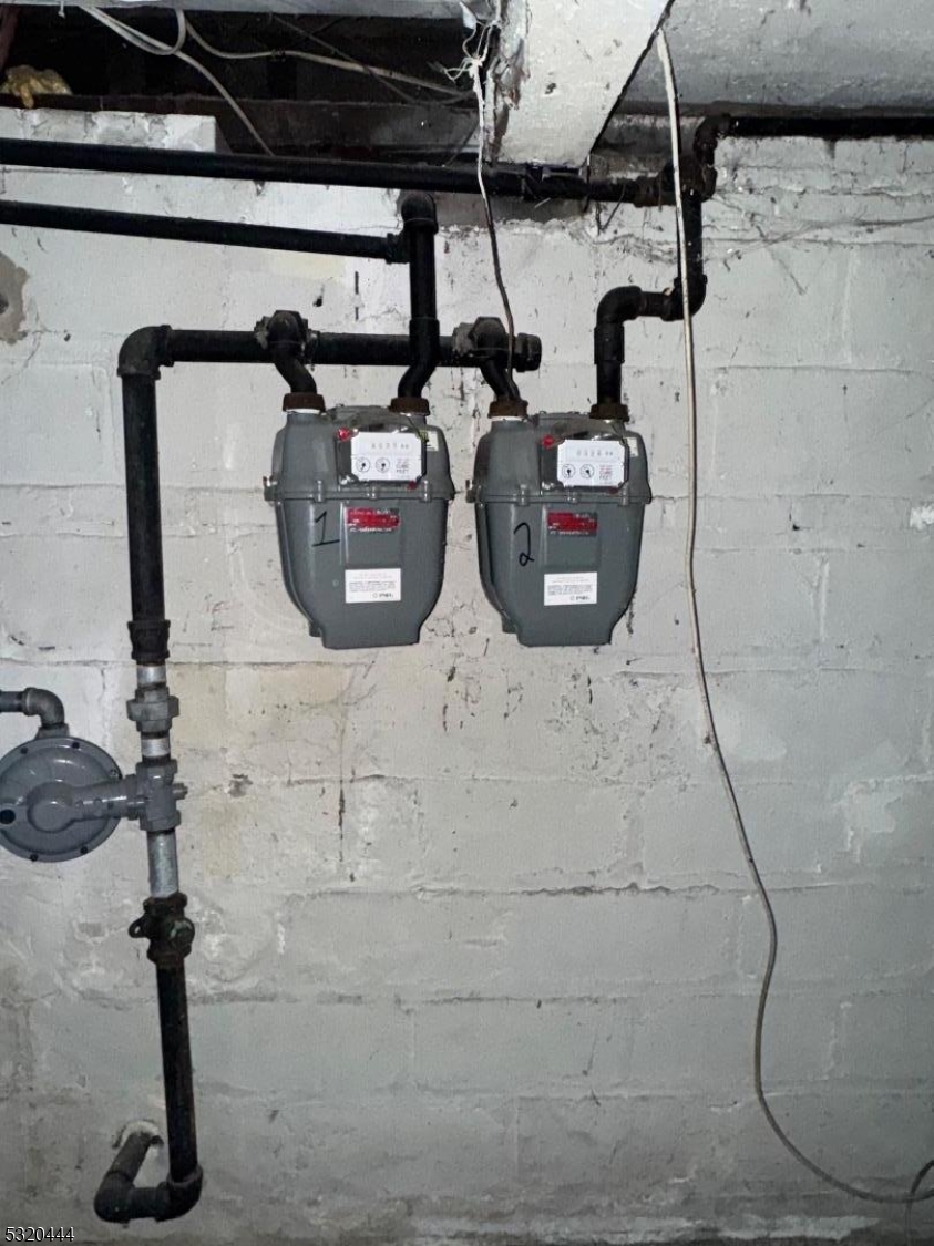 285 Wainwright Street Newark, NJ 07112 - Photo 25 of 27 a view of utility room