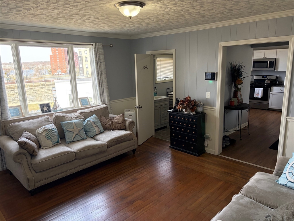 722 North Main Street Fall River, MA 02720 - Photo 8 of 32