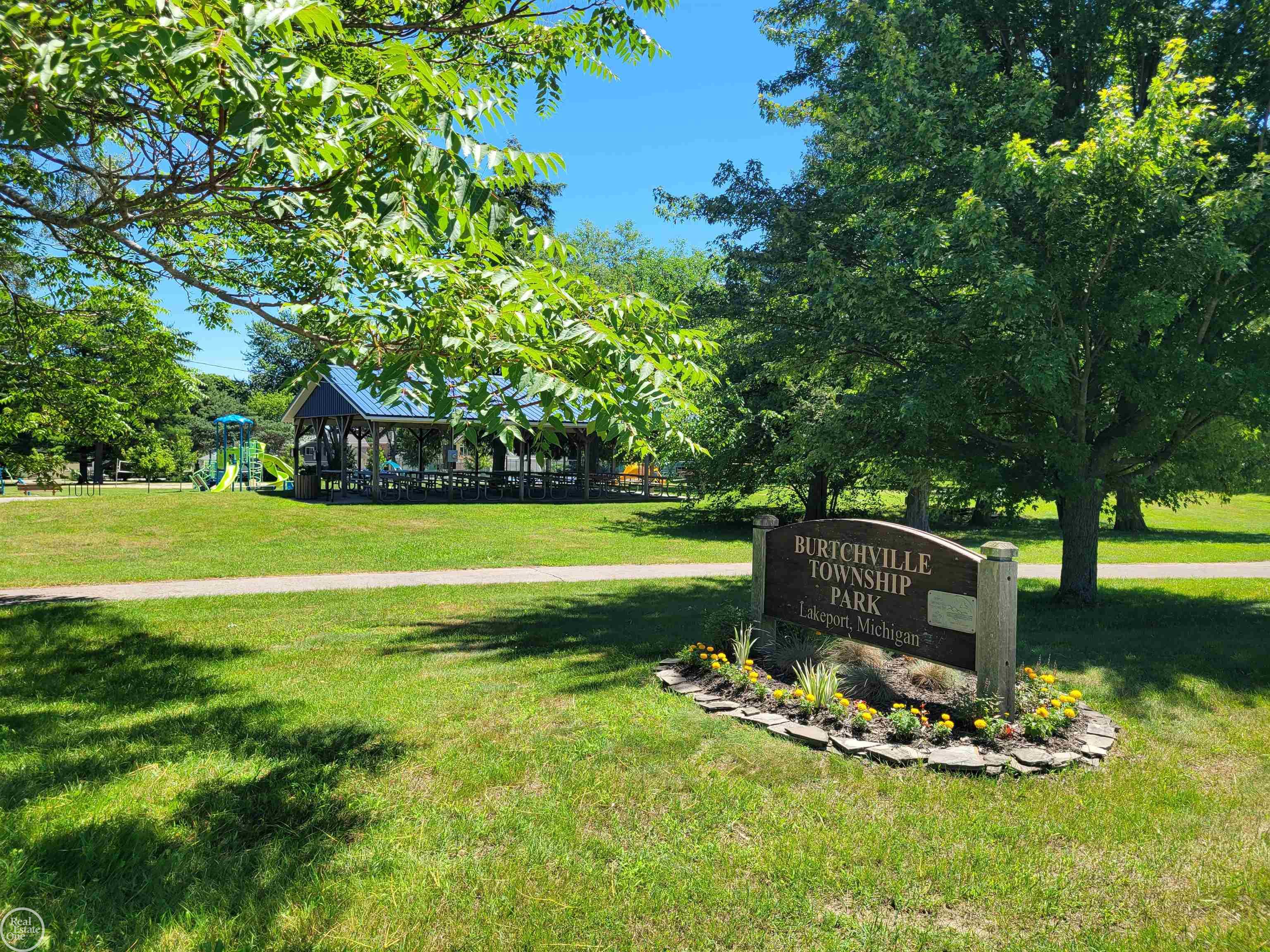 3756 Pine Road Fort Gratiot, MI 48059 - Photo 32 of 33 50184883-9d286bea-f34a-4d3a-a7e7-2965e8e6a9fa.JPG