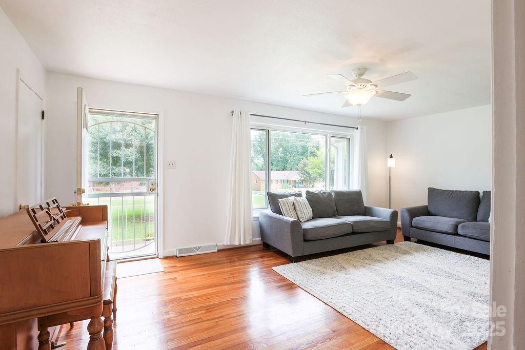 2274 Country Club Road Lincolnton, NC 28092 - Photo 3 of 40 Gallery Image 3
