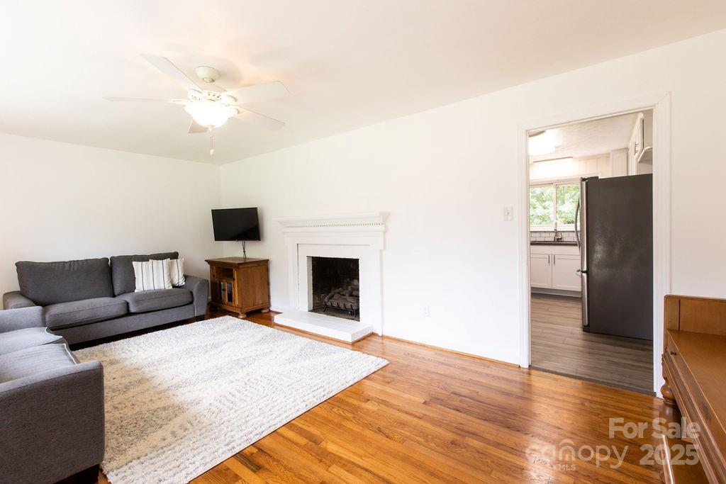2274 Country Club Road Lincolnton, NC 28092 - Photo 6 of 40 Gallery Image 6