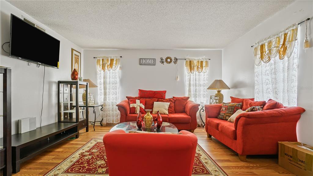 5891 Sir Henry Road Orlando, FL 32808 - Photo 4 of 40