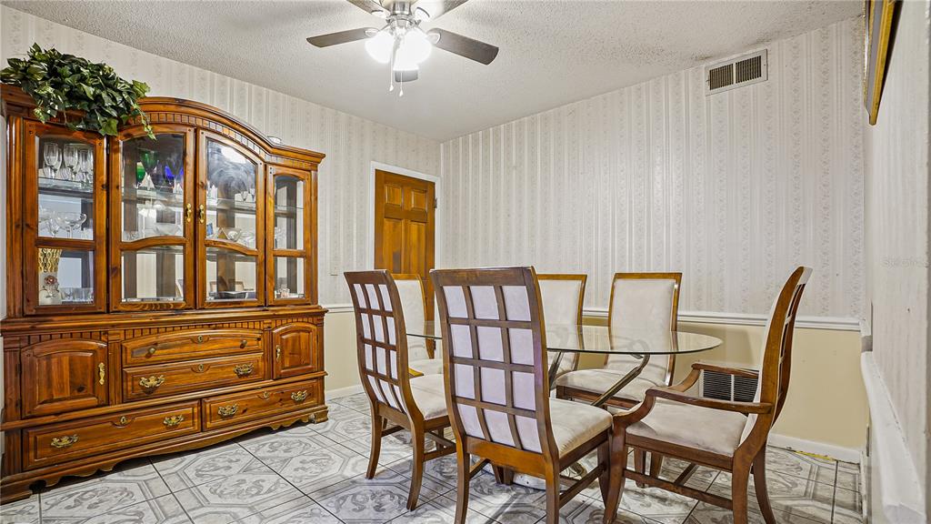 5891 Sir Henry Road Orlando, FL 32808 - Photo 6 of 40