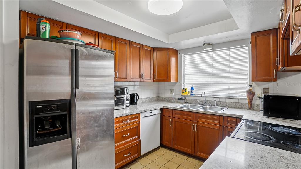 5891 Sir Henry Road Orlando, FL 32808 - Photo 9 of 40