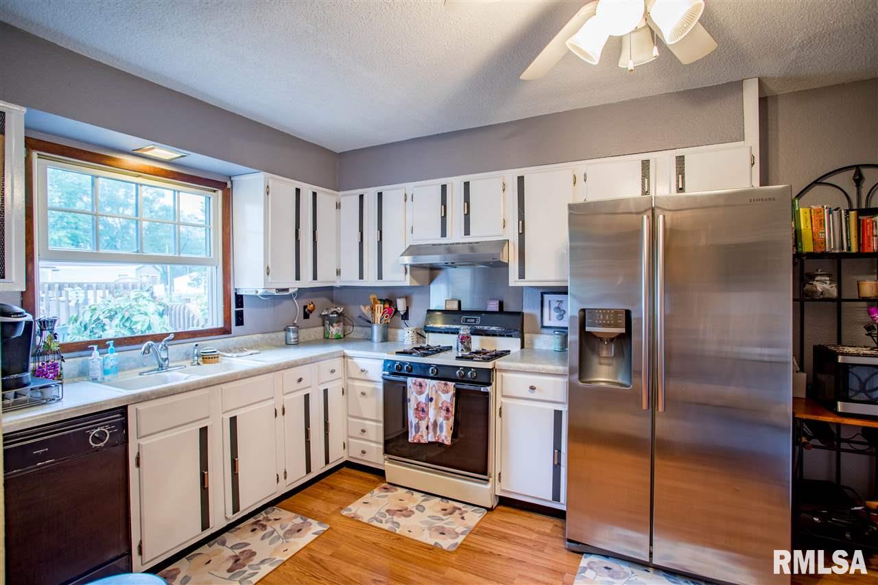 805 Cottage Road New Boston, IL 61272 - Photo 11 of 22 Gallery Image 11