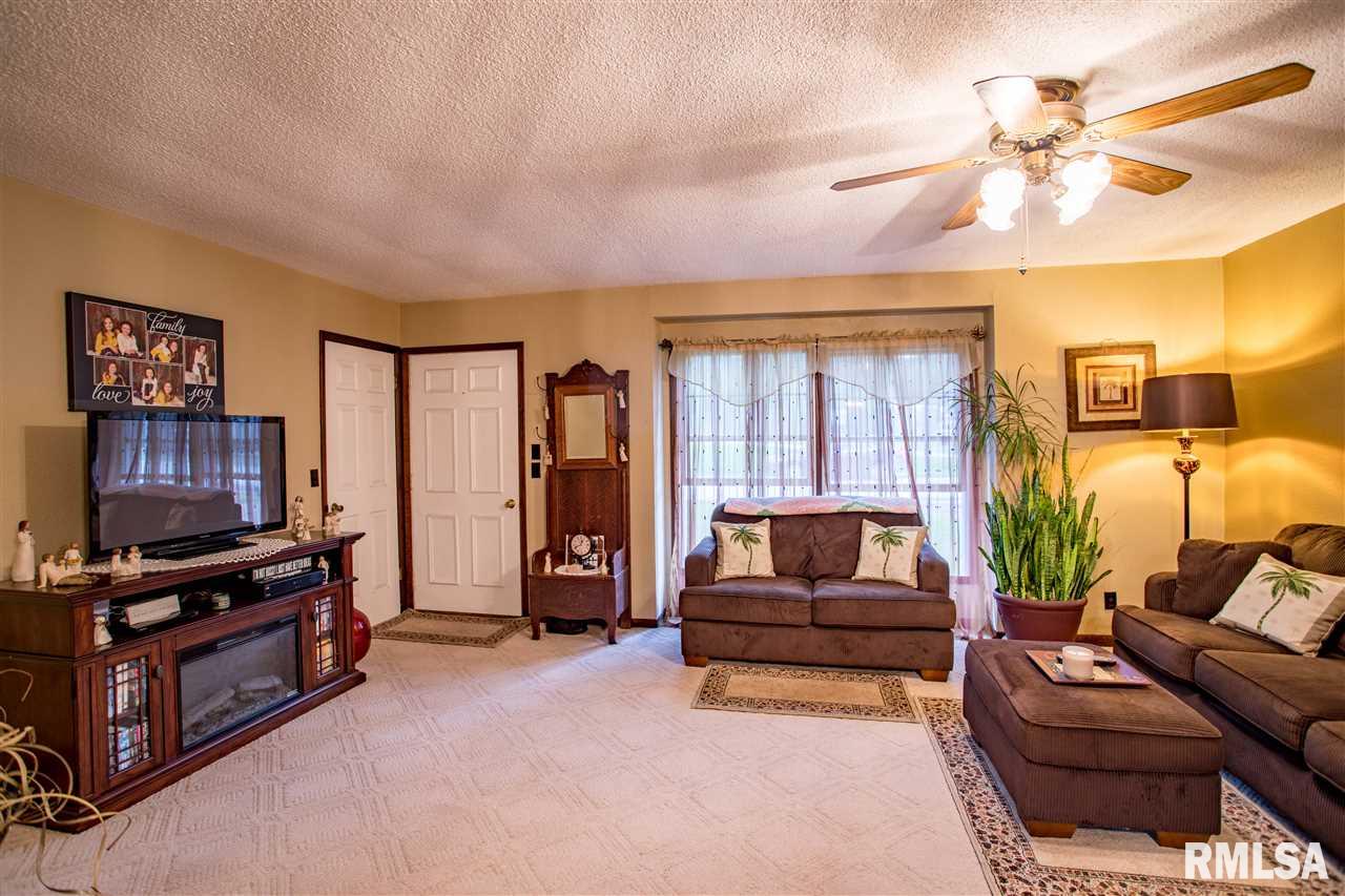 805 Cottage Road New Boston, IL 61272 - Photo 12 of 22 Gallery Image 12
