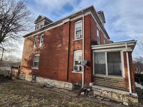 $69,900 | 1010 Brooklyn Avenue, Kansas City, MO 64127