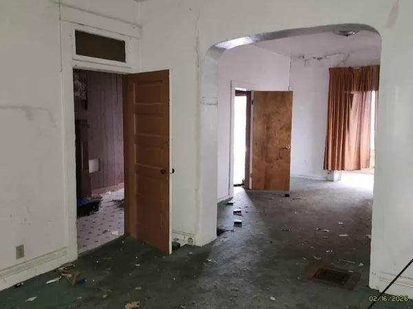 $69,900 | 1010 Brooklyn Avenue, Kansas City, MO 64127