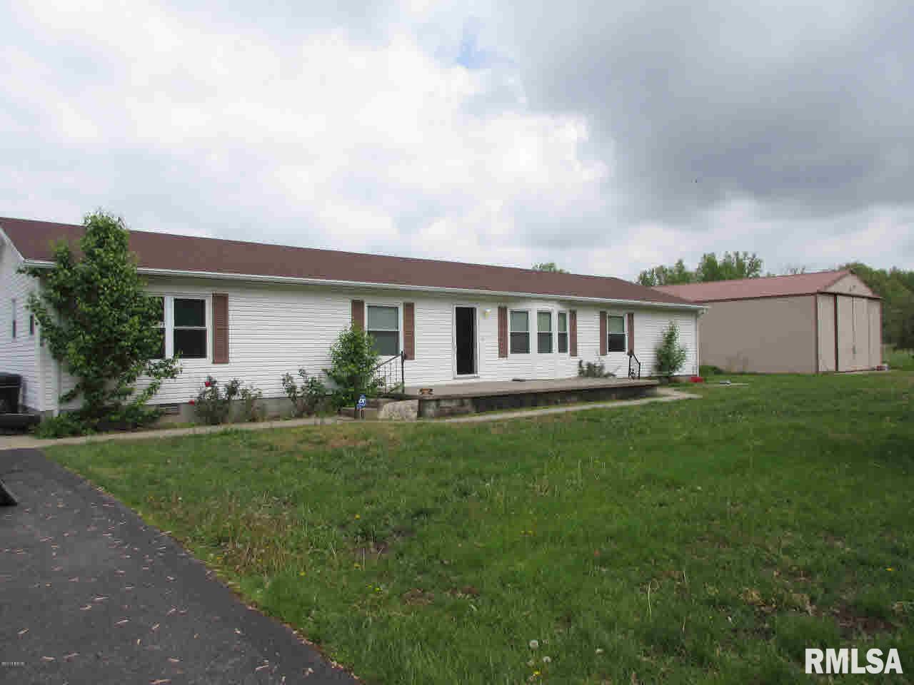 2806 Weaver Road Herrin, IL 62948 - Photo 2 of 17 Gallery Image 2