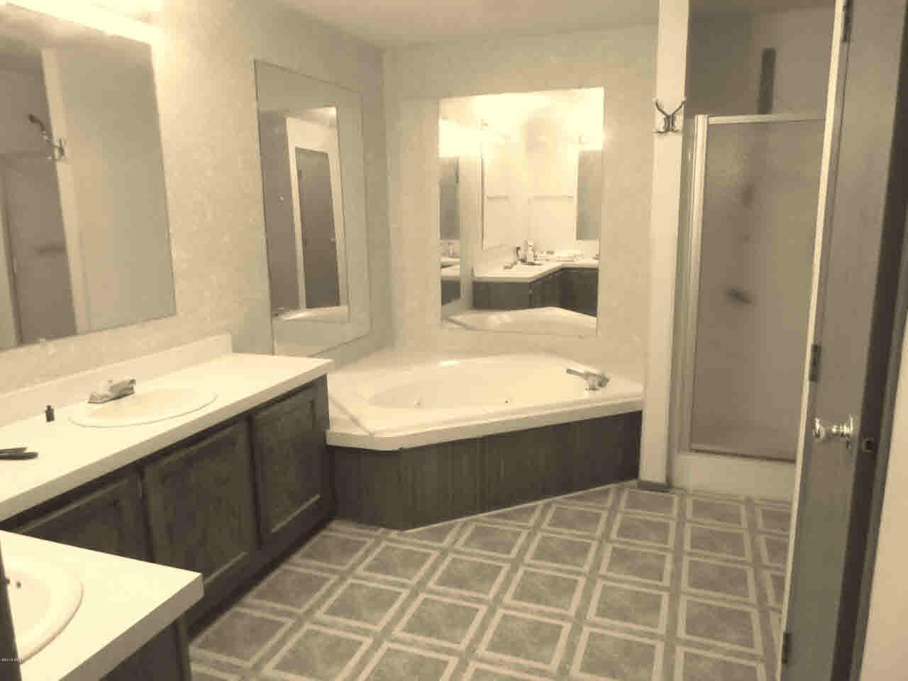 2806 Weaver Road Herrin, IL 62948 - Photo 3 of 17 Gallery Image 3
