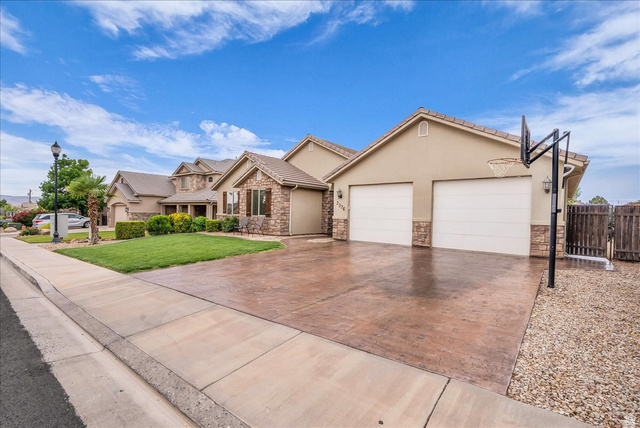 2376 2160 E Street St. George, UT 84790 - Photo 2 of 21