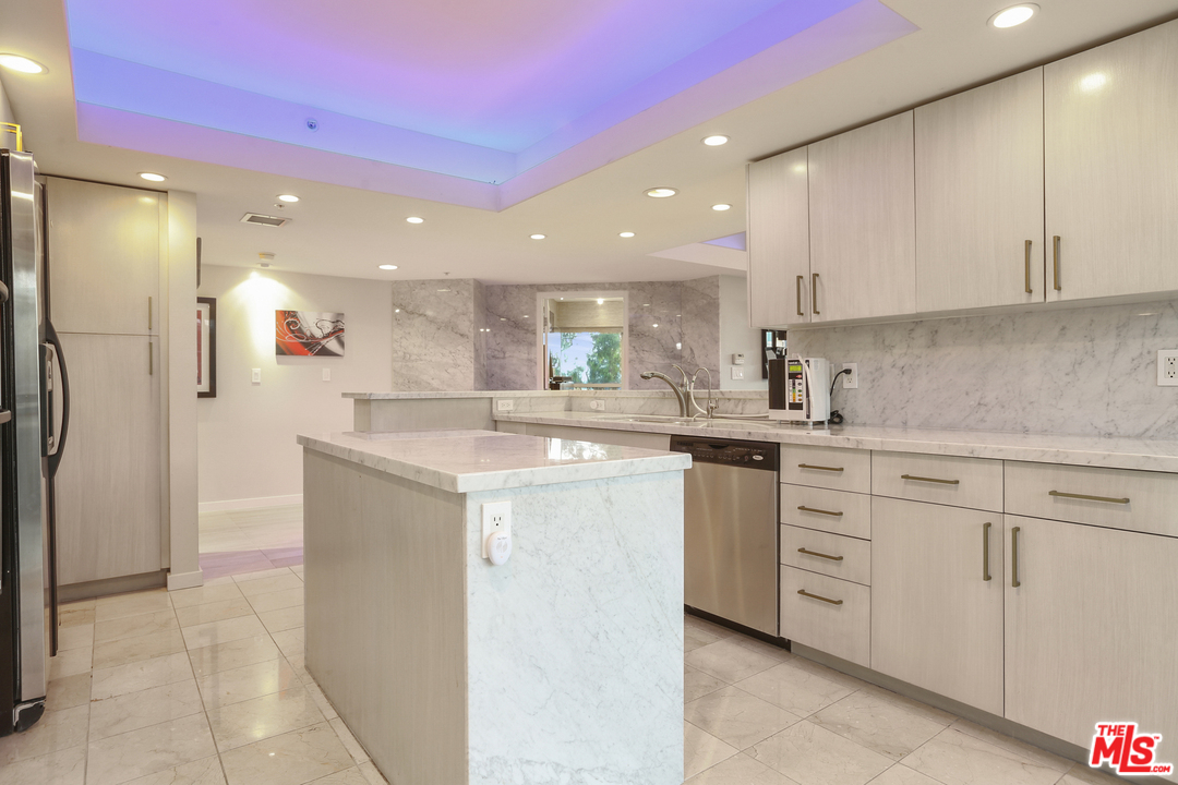 13700 Marina Pointe Drive, Unit 405 Venice, CA 90292 - Photo 16 of 54