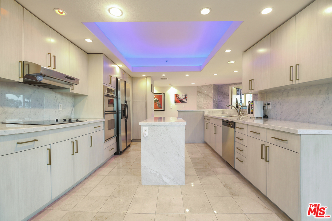 13700 Marina Pointe Drive, Unit 405 Venice, CA 90292 - Photo 17 of 54