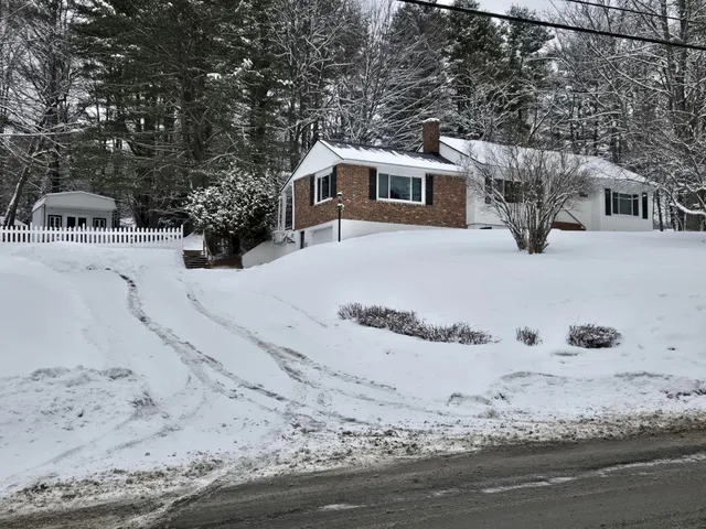 $325,000 | 238 Middle Street, Farmington, ME 04938