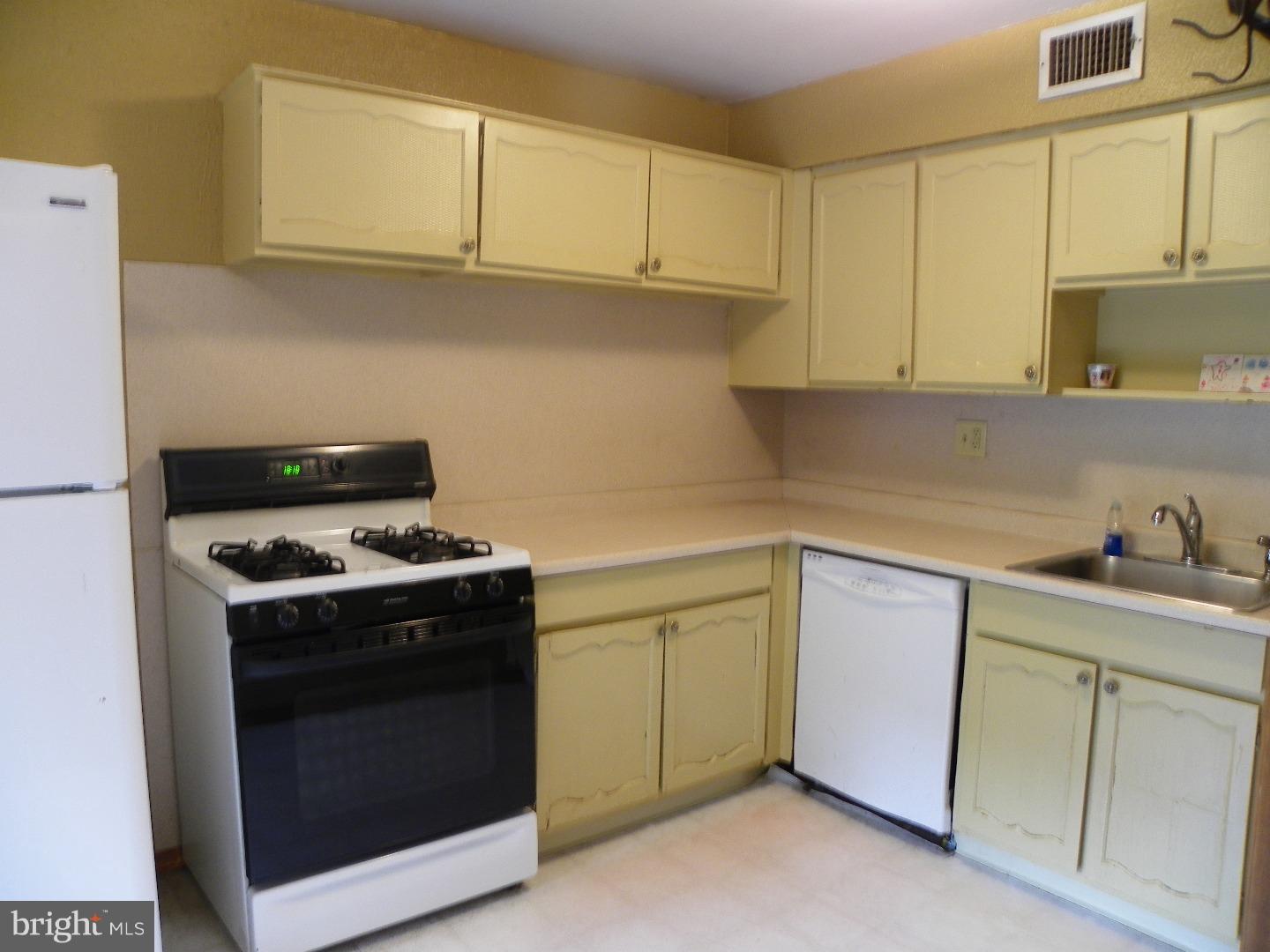 10918 East Keswick Road Philadelphia, PA 19154 - Photo 11 of 21 Gallery Image 11