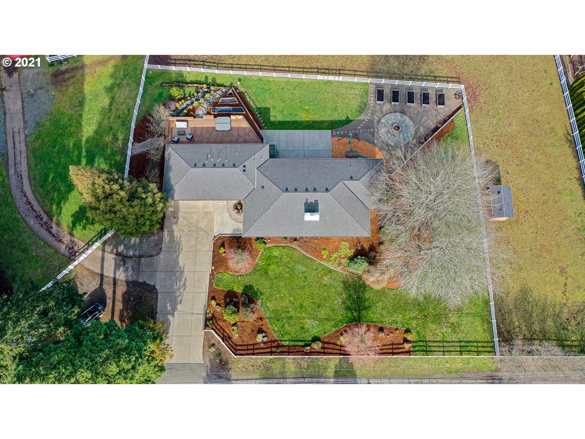 16675 Southwest Parrett Mountain Road Sherwood, OR 97140 - Photo 28 of 31 an aerial view of a house with a garden