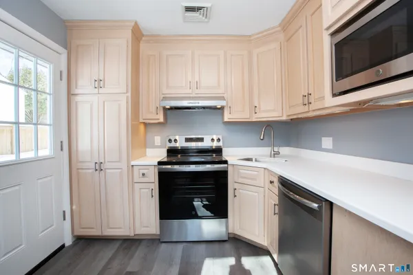 $3,400 | 26 East Maxwell Drive, West Hartford, CT 06107