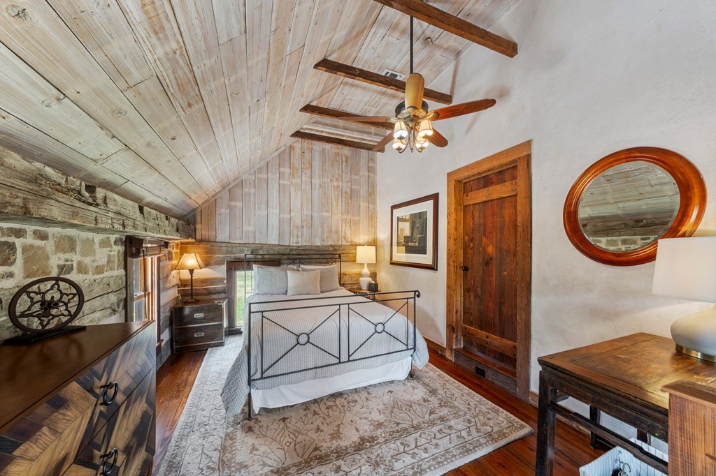 307 Klaerner Road Fredericksburg, TX 78624 - Photo 17 of 32 Gallery Image 17