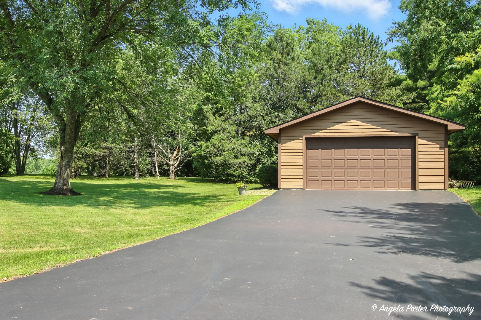 1815 Vineyard Lane Spring Grove, IL 60081 - Photo 32 of 42 Gallery Image 32