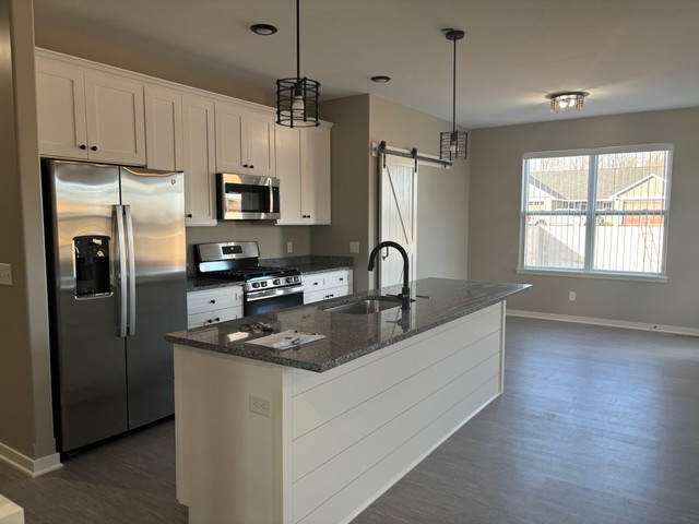 623 Anjali Court, Unit R Sycamore, IL 60178 - Photo 3 of 15 Gallery Image 3