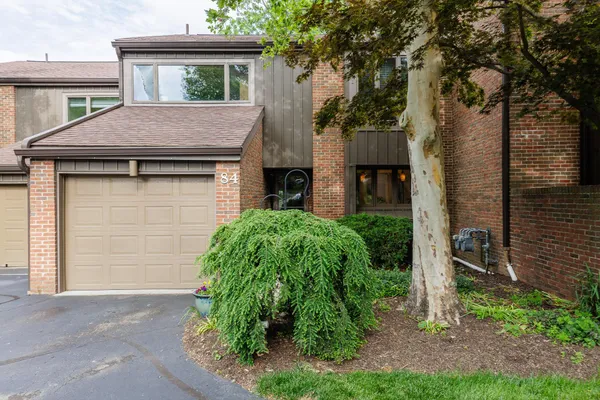 $394,999 | 84 Glen Drive, Worthington, OH 43085