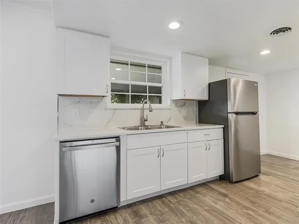 $2,500 | 2976 Cameo Lane, Farmers Branch, TX 75234