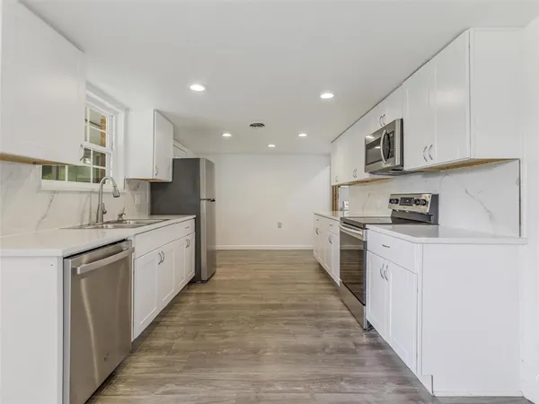 $2,500 | 2976 Cameo Lane, Farmers Branch, TX 75234