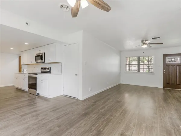 $2,500 | 2976 Cameo Lane, Farmers Branch, TX 75234