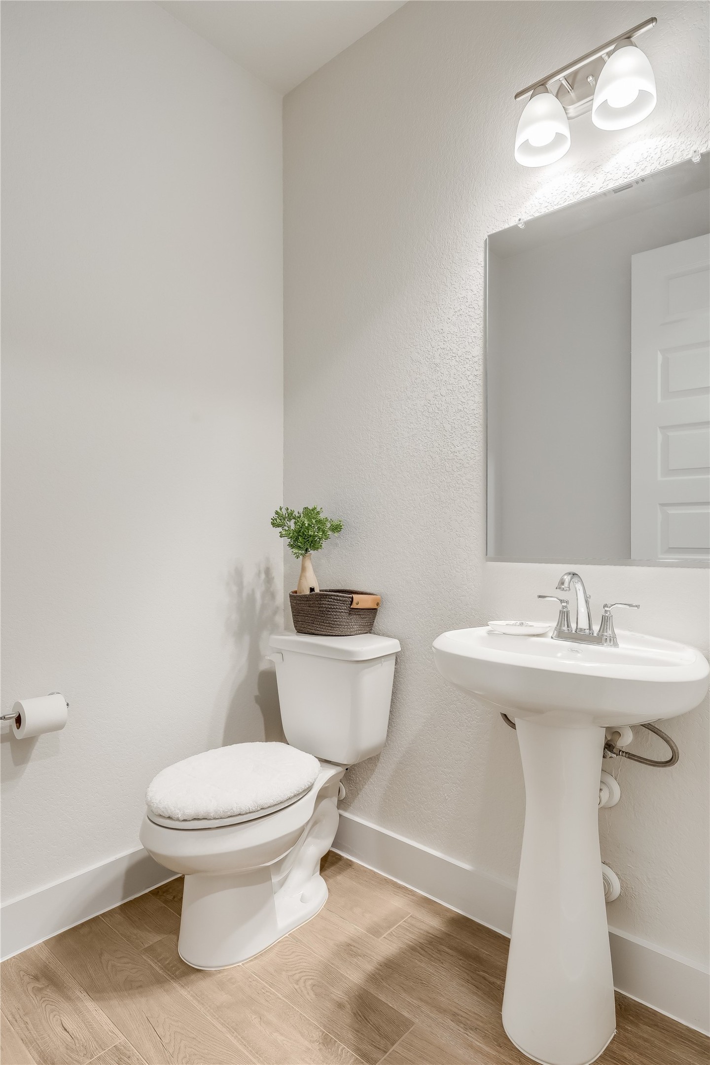 8400 Skytex Street Austin, TX 78744 - Photo 28 of 37