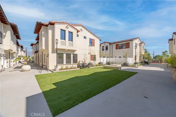 $3,320 | 160 North New Avenue, Unit 4, Monterey Park, CA 91755