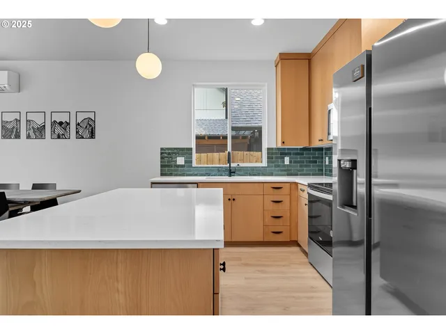 $475,000 | 817 Northeast 94th Avenue, Portland, OR 97220