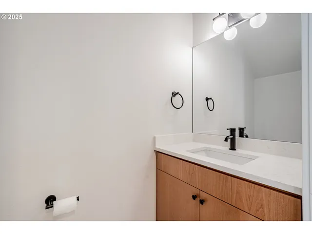 $475,000 | 817 Northeast 94th Avenue, Portland, OR 97220