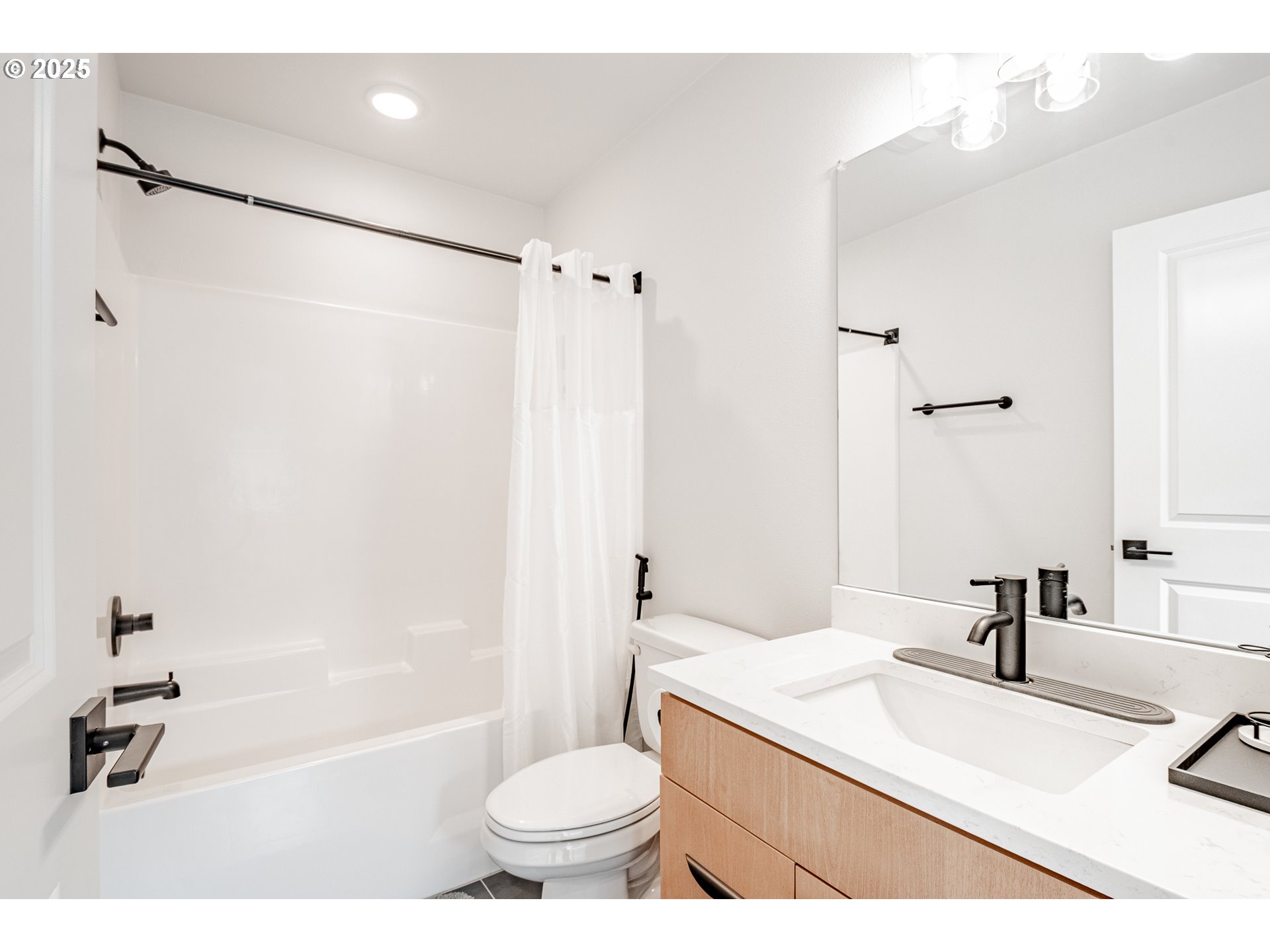 817 Northeast 94th Avenue Portland, OR 97220 - Photo 21 of 39