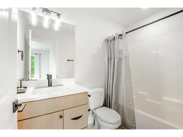 $475,000 | 817 Northeast 94th Avenue, Portland, OR 97220