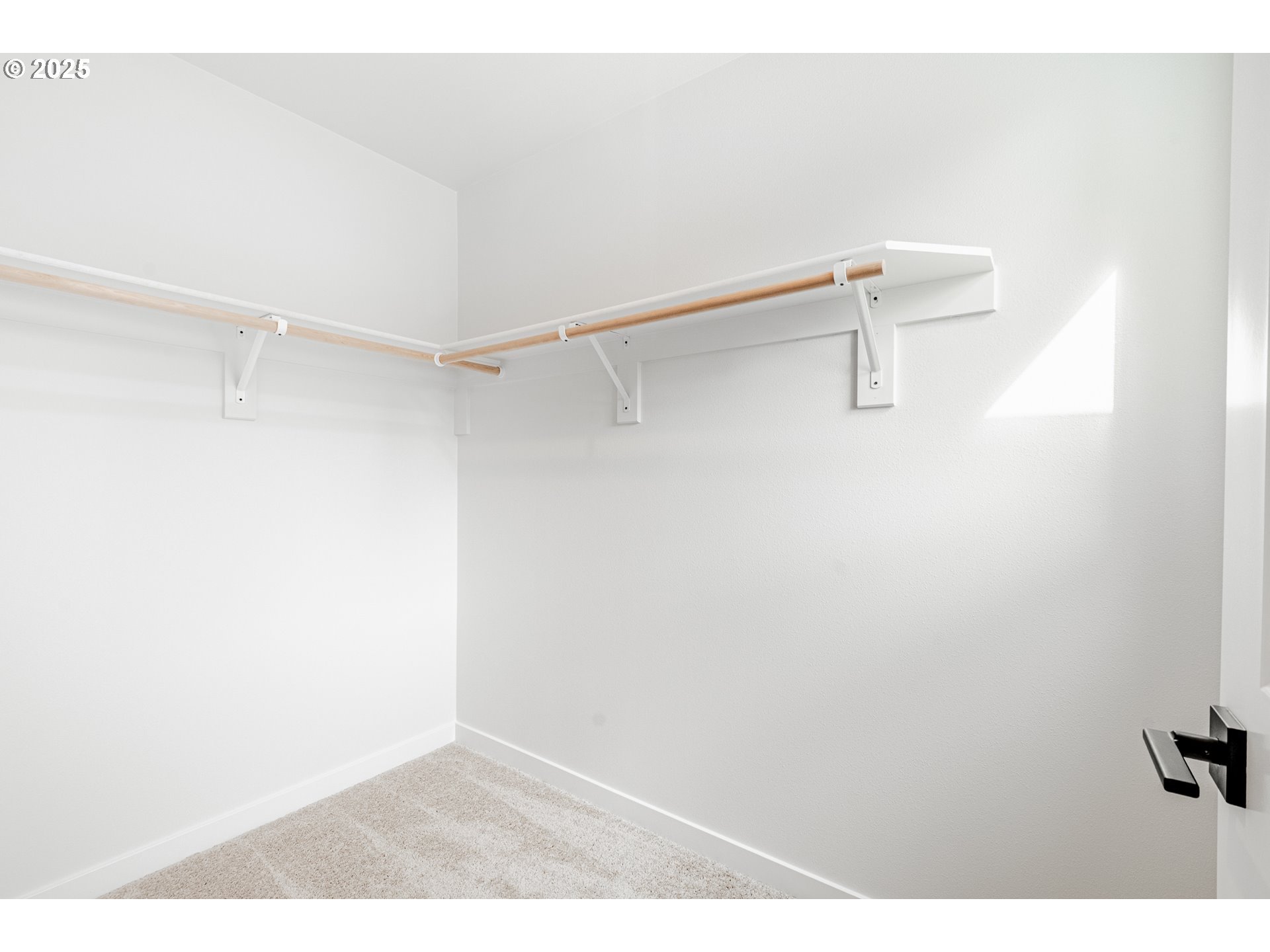 817 Northeast 94th Avenue Portland, OR 97220 - Photo 25 of 39