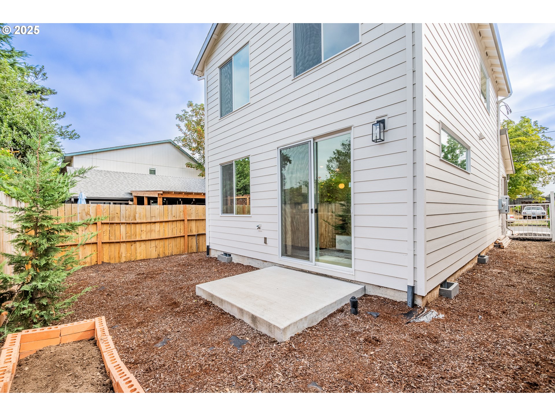 817 Northeast 94th Avenue Portland, OR 97220 - Photo 27 of 39