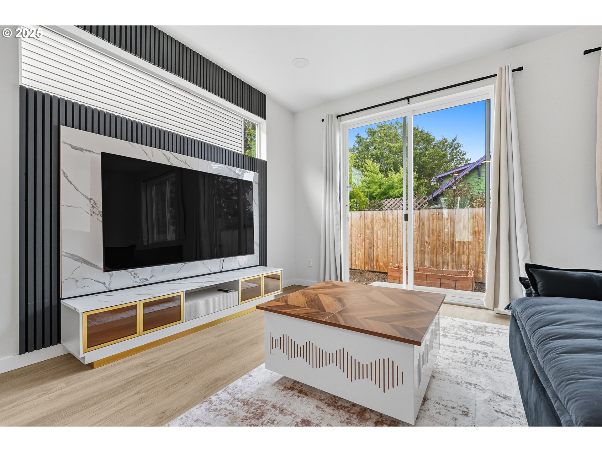 817 Northeast 94th Avenue Portland, OR 97220 - Photo 5 of 39