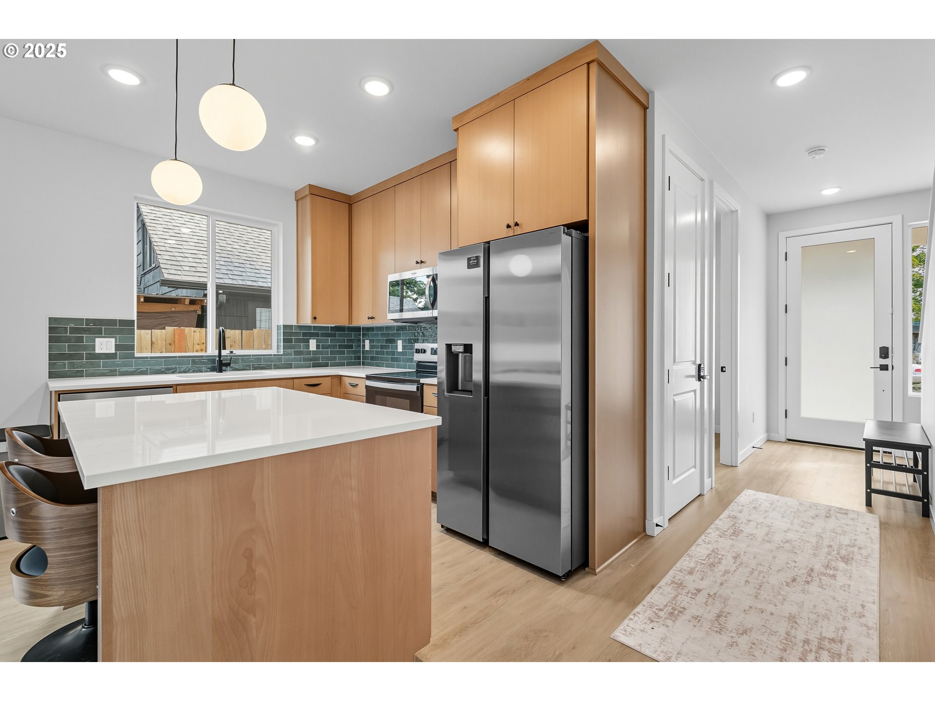 817 Northeast 94th Avenue Portland, OR 97220 - Photo 10 of 39