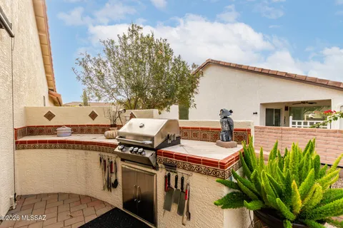 $450,000 | 2703 East Glen Canyon Road, Green Valley, AZ 85614