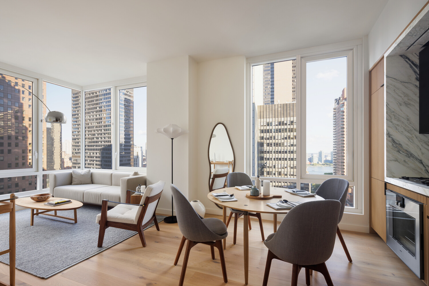 135 East 47th St Unit 26B  