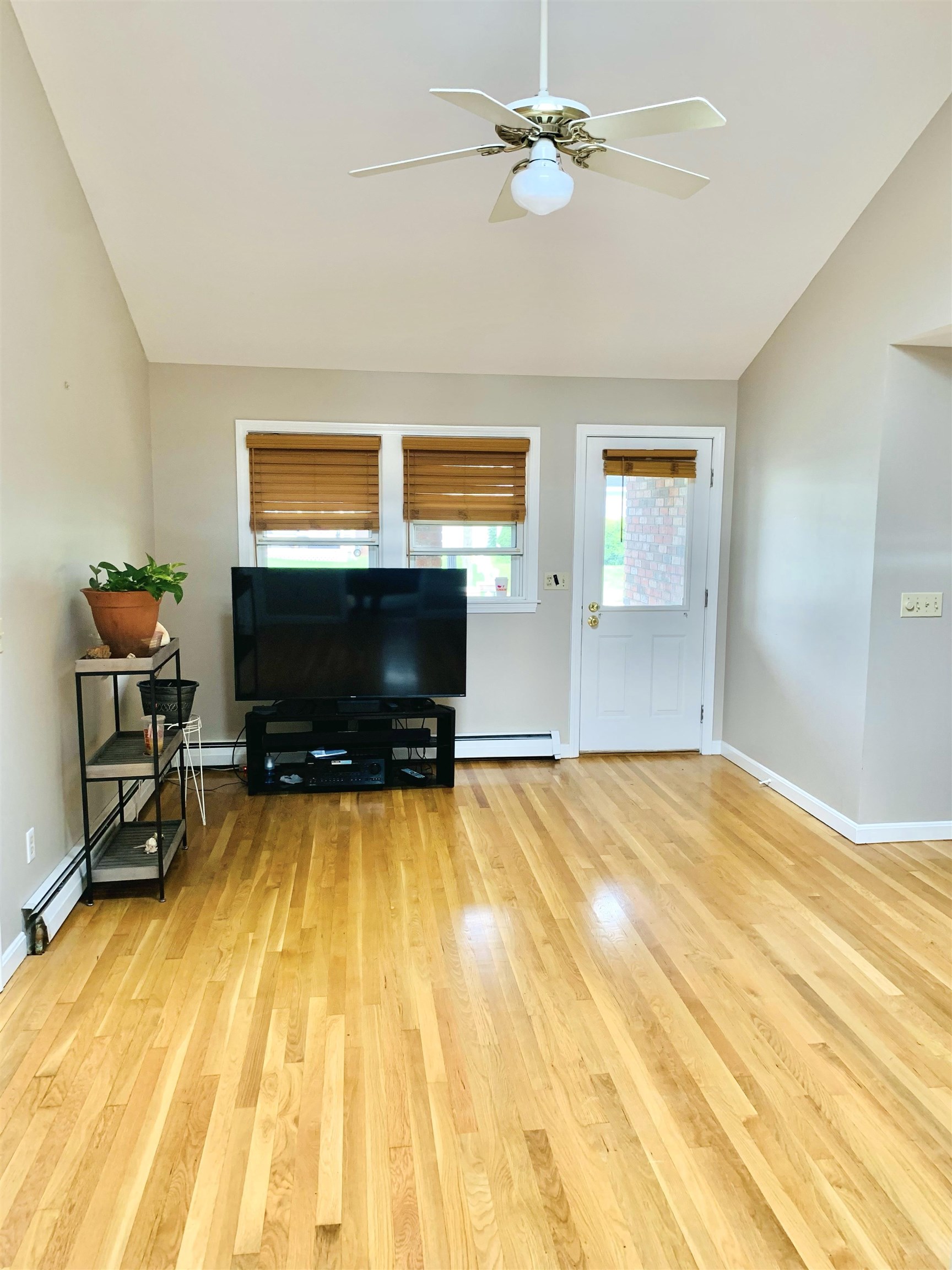 39 Raleigh Drive Nashua, NH 03062 - Photo 22 of 34