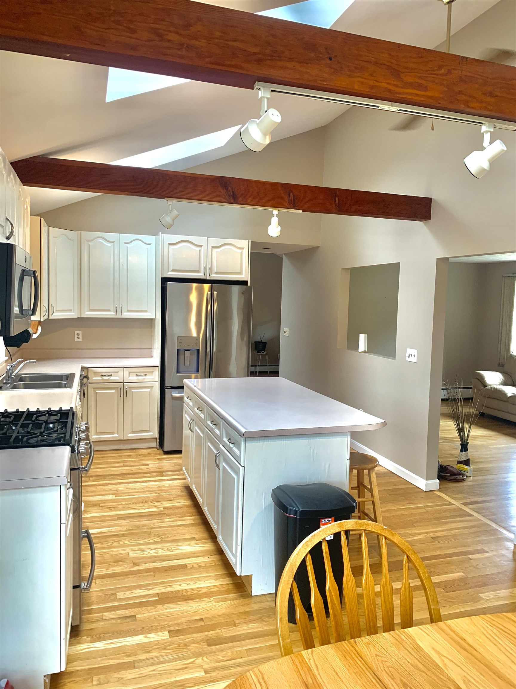 39 Raleigh Drive Nashua, NH 03062 - Photo 6 of 34