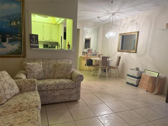 $1,400 | 340 Horizon West, Unit 110, Boynton Beach, FL 33435