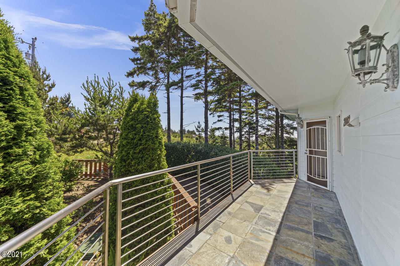 2002 Northwest View Ridge Drive Waldport, OR 97394 - Photo 42 of 49 side of front porch