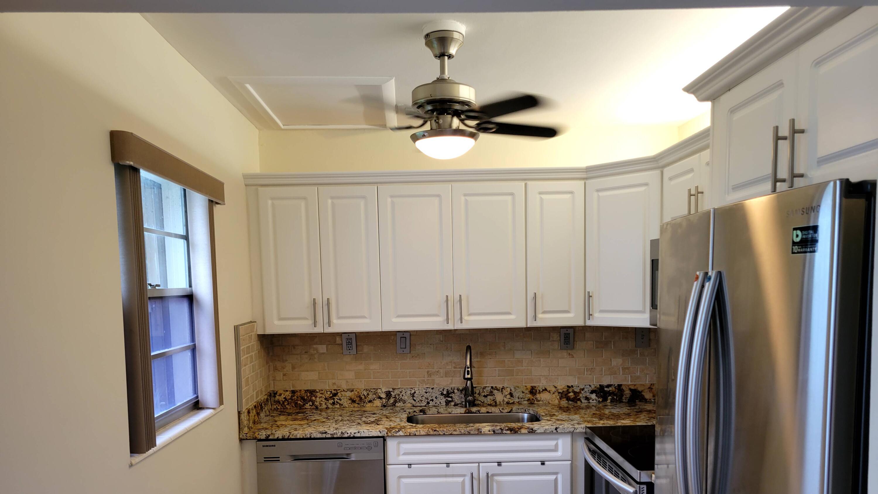 207 Fanshaw East Boca Raton, FL 33434 - Photo 7 of 52 20210623_163522_07