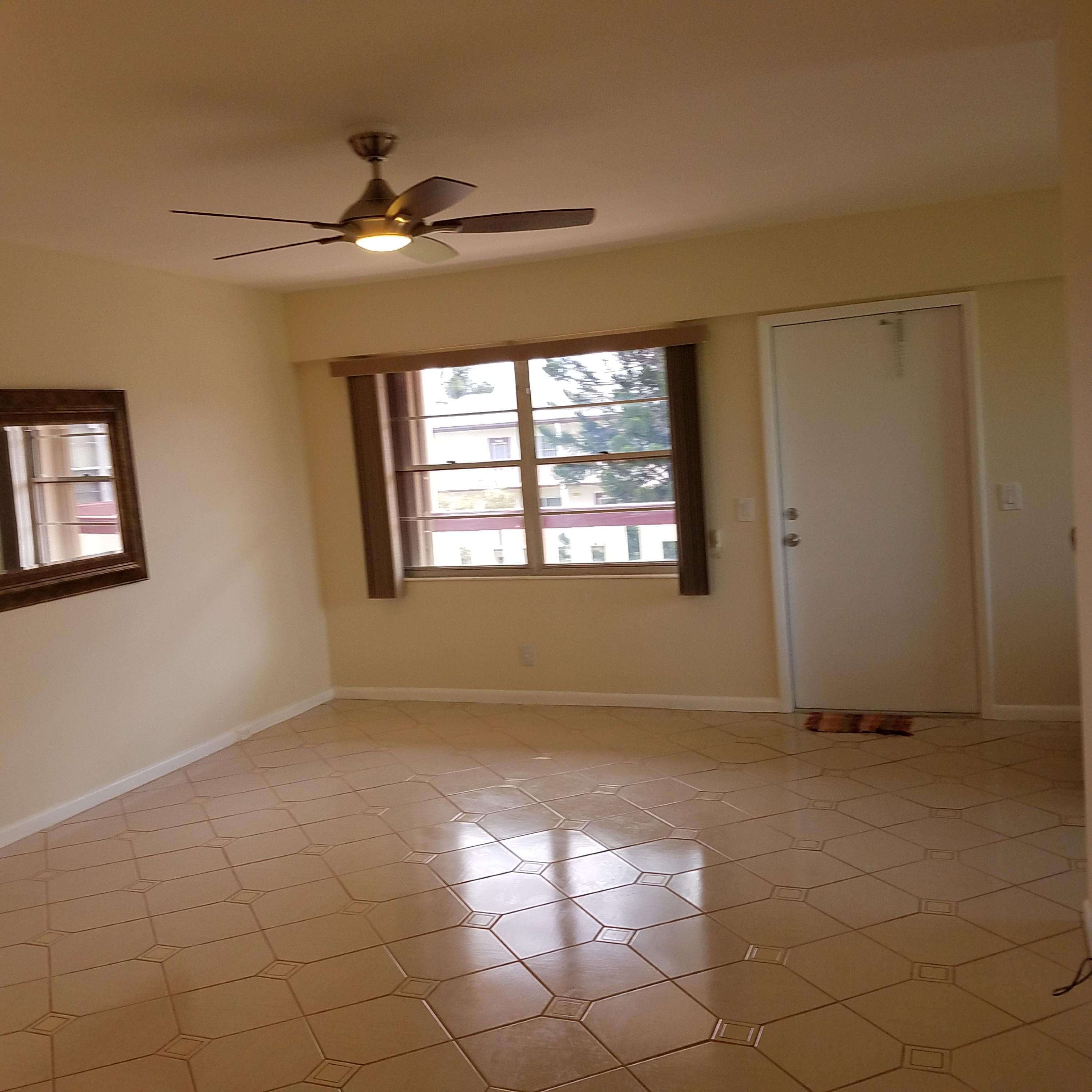 207 Fanshaw East Boca Raton, FL 33434 - Photo 10 of 52 2018-09-28 13.37.29