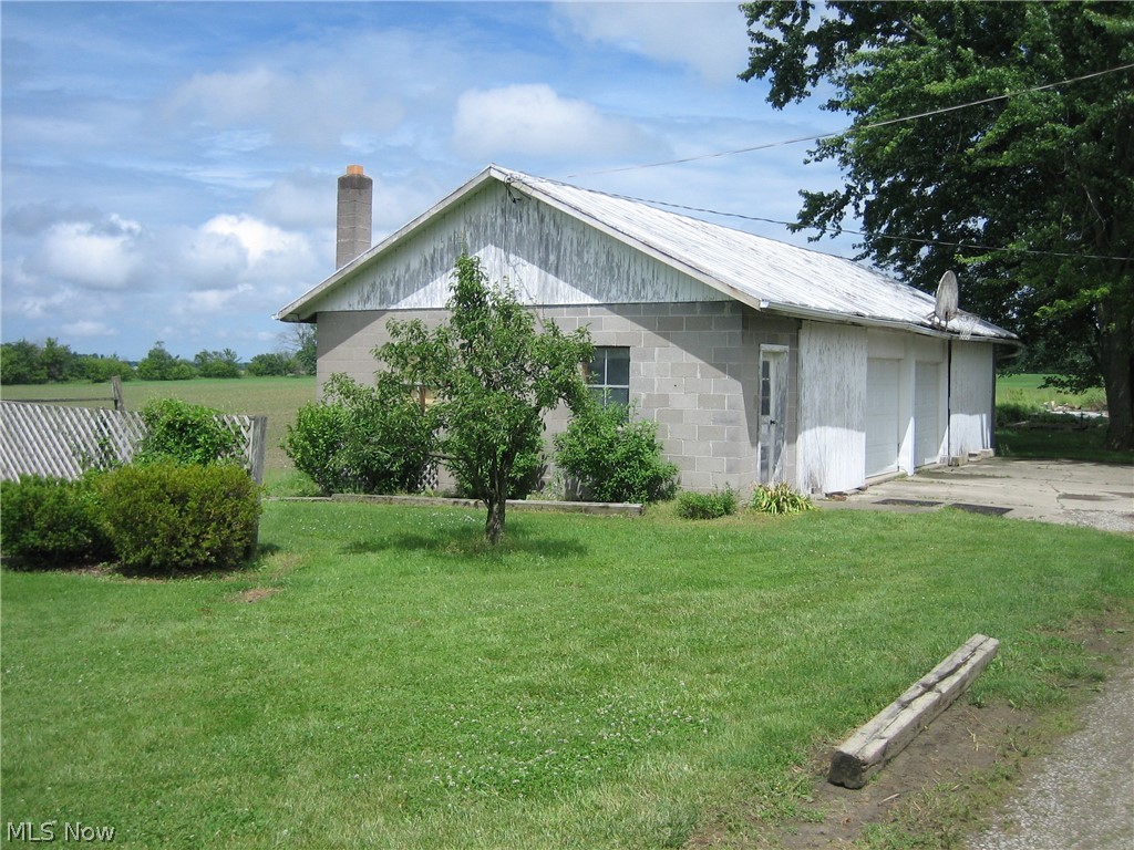 9735 Firestone Road Homerville, OH 44235 - Photo 4 of 19 Side of Garage