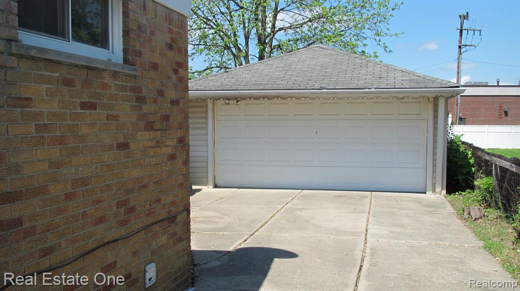 23656 Harvard Street Dearborn, MI 48124 - Photo 2 of 17