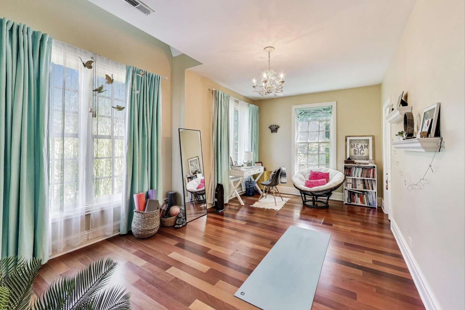 901 Pontiac Road Wilmette, IL 60091 - Photo 18 of 35 a view of a living room and a balcony